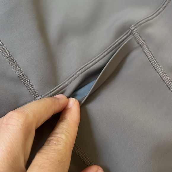 Nike Universa Medium-Support High-Waisted 5 Biker Training Shorts with Pocket - Picture 6 of 6